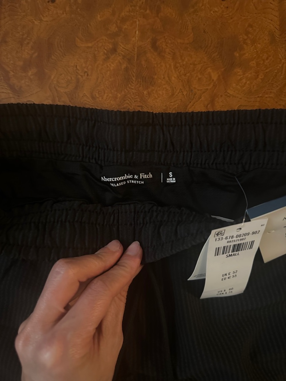Abercrombie & Fitch Black Men's Swim Shorts - Picture 3 of 4